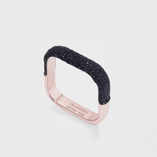 Anillo rosado y negro
